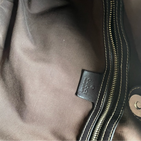 **SOLD** Authentic Vintage Gucci shoulder bag - Picture 6 of 8